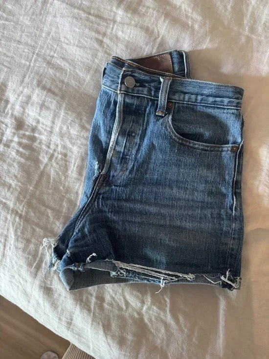 Levi's Jean Shorts Size 30 - Picture 3 of 5